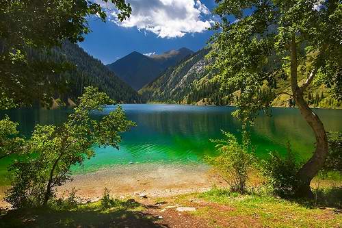 الطبيعة الجميلة مع الصور Almaty-kazakhstan-region-landscapes-1